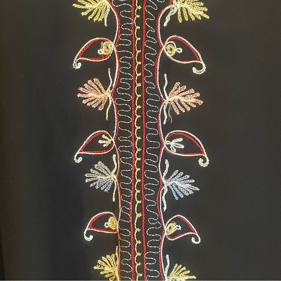 Love Sam Black Embroidered Blouse, size XS. No tag for material. Pre-owned. - Picture 2 of 11